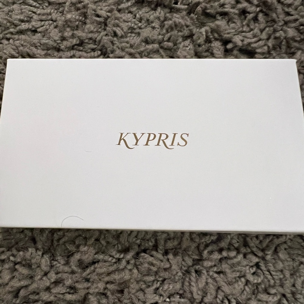 Brand new KYPris highlighter palette